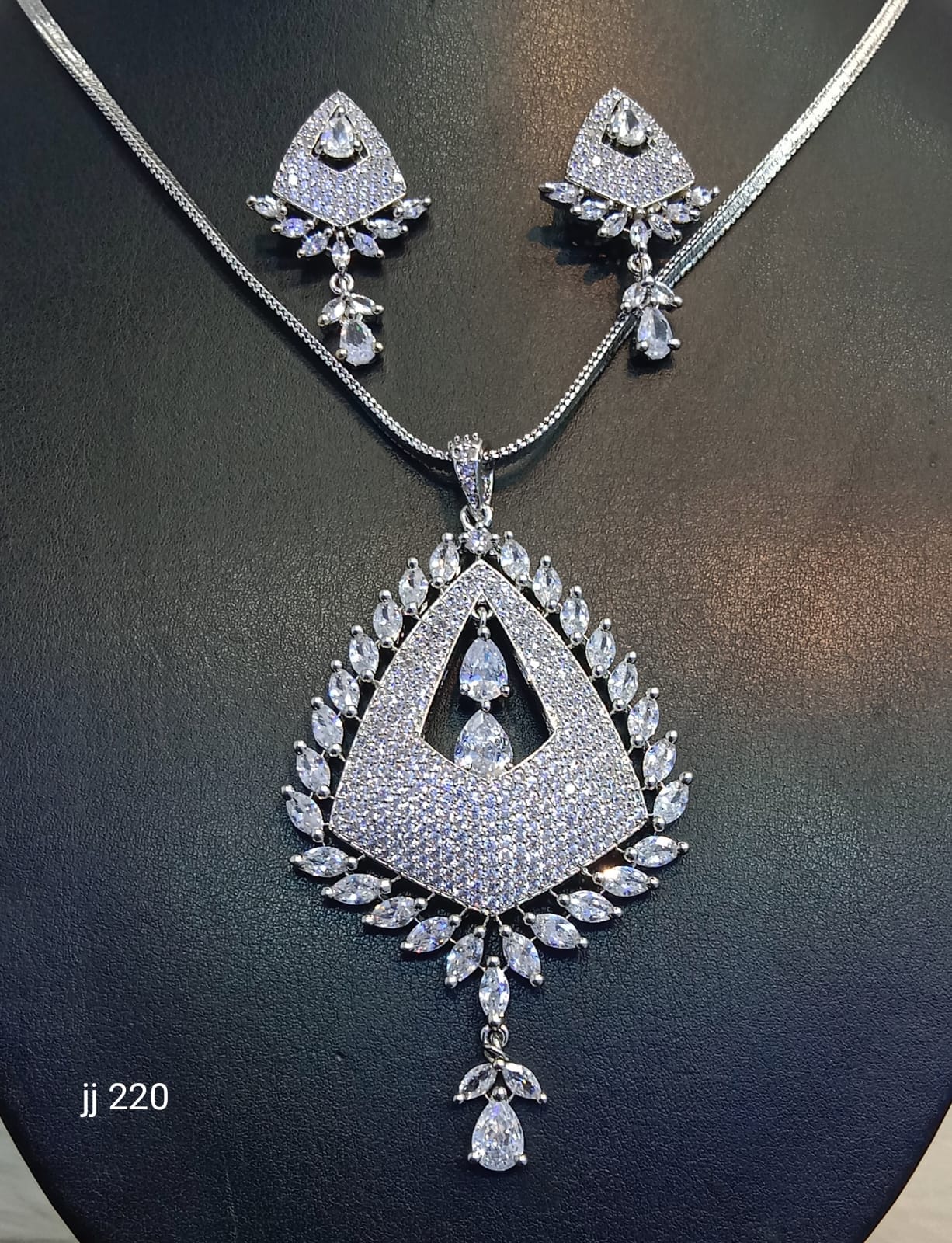 Jain Jewellers American Diamond Pendant Set - 11062323