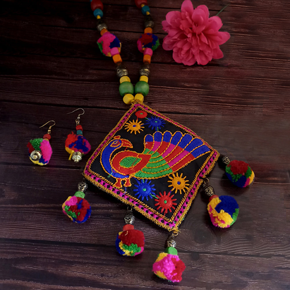 Jeweljunk Handmade Embroidery Necklace Set