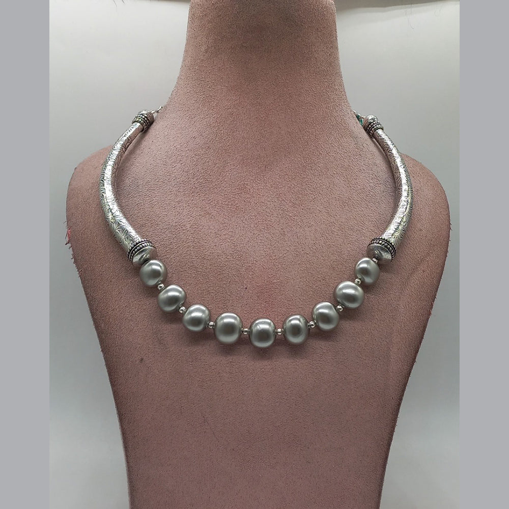 MG Beads Shellpearl Hasli Necklace