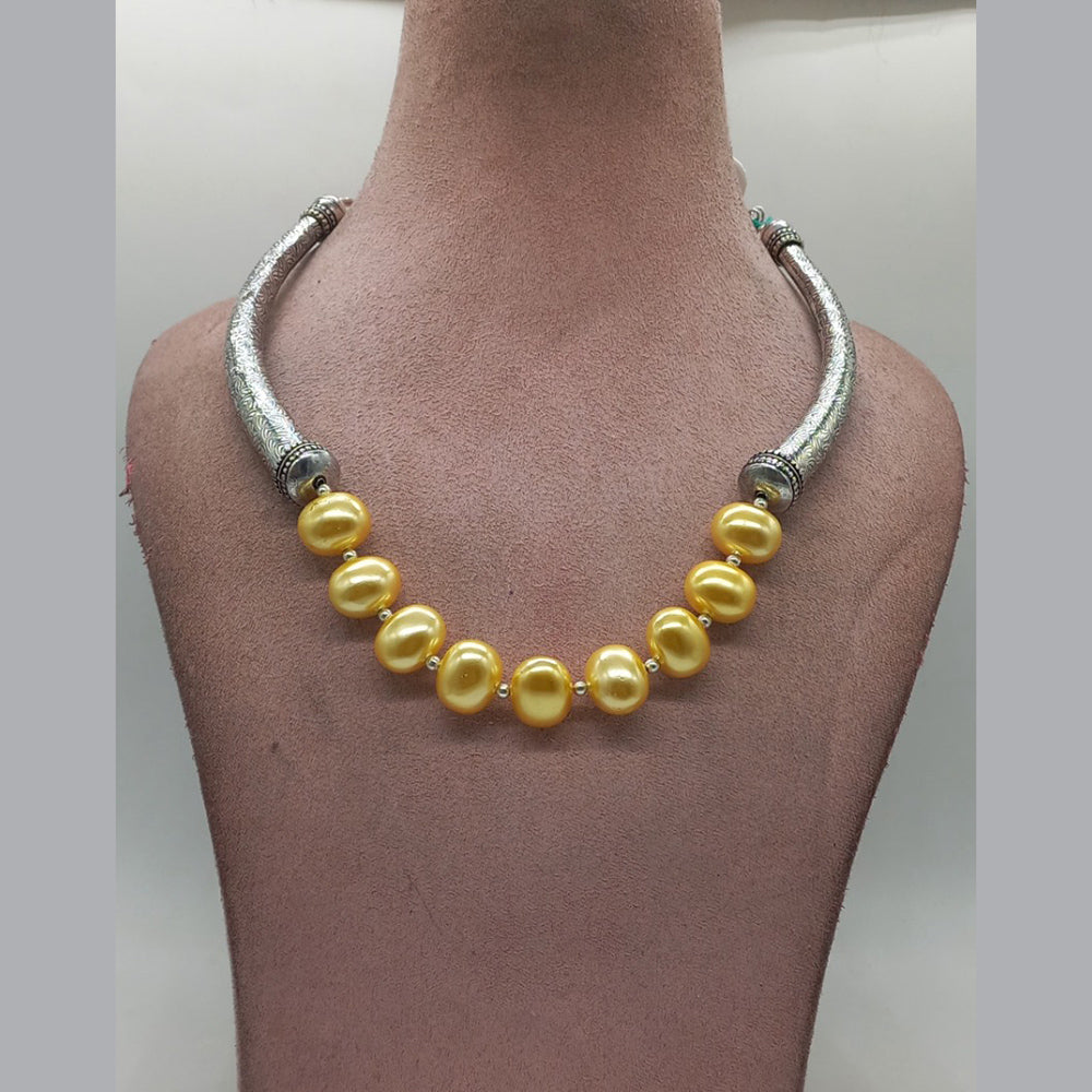 MG Beads Shellpearl Hasli Necklace