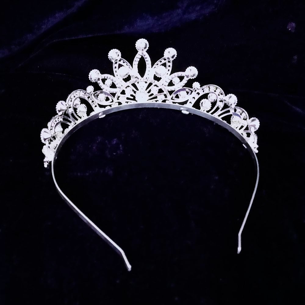 Kriaa Silver Plated White Austrian Stone Crown - 1507109A
