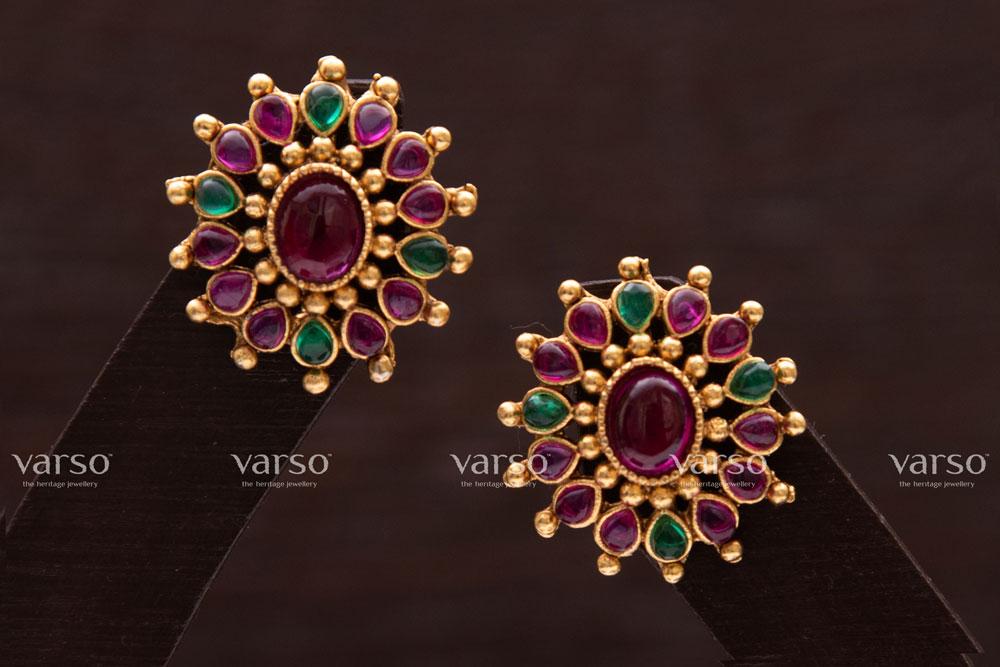 Varso Kempu & Green Gold Alloy Studs Earrings - 211086