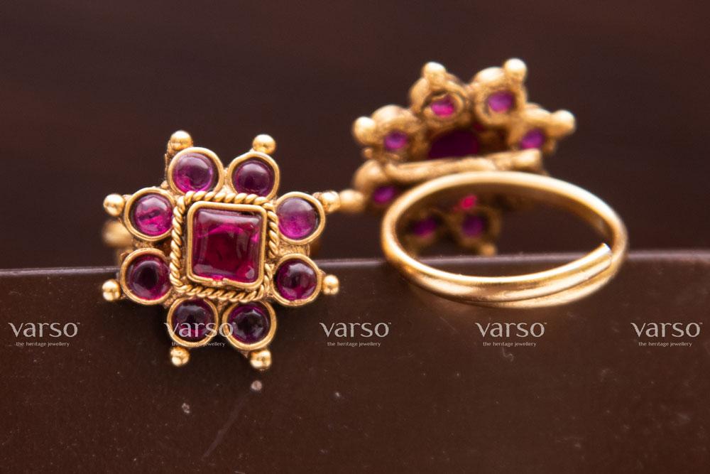 Varso Gold Brass Alloy Toe Ring - 213017