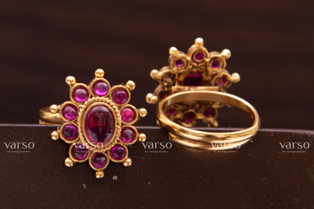 Varso Kempu Gold Brass Alloy Toe Ring - 213020