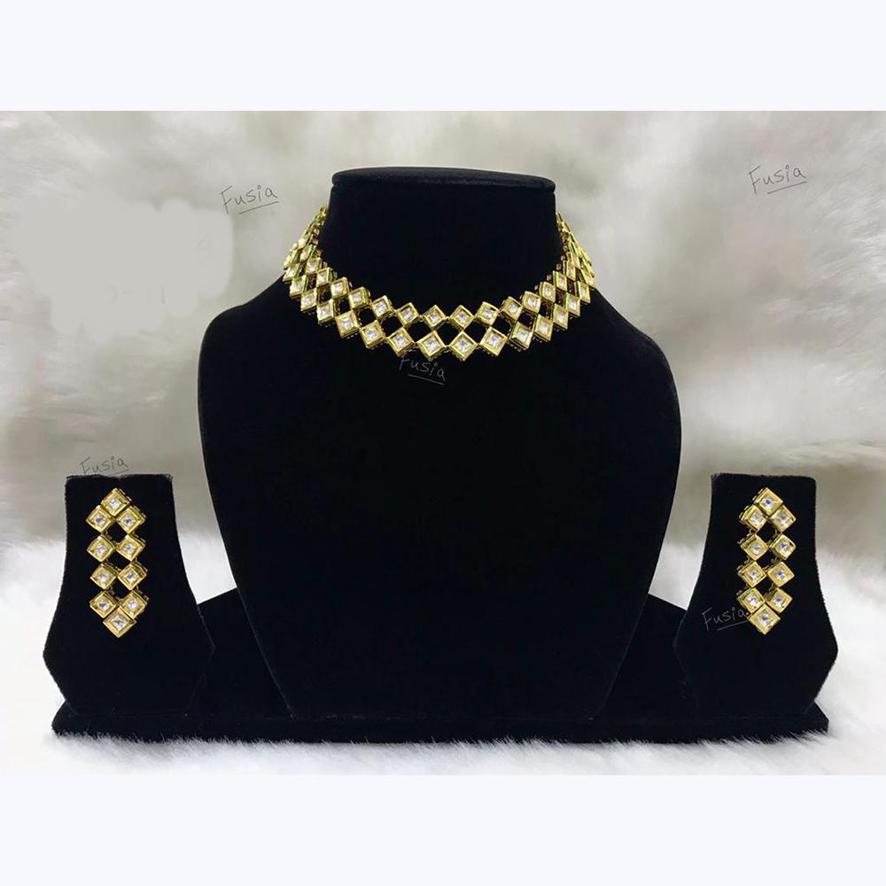 Tarangavi White Kundan Gold Plated Necklace Set - FNV-2014