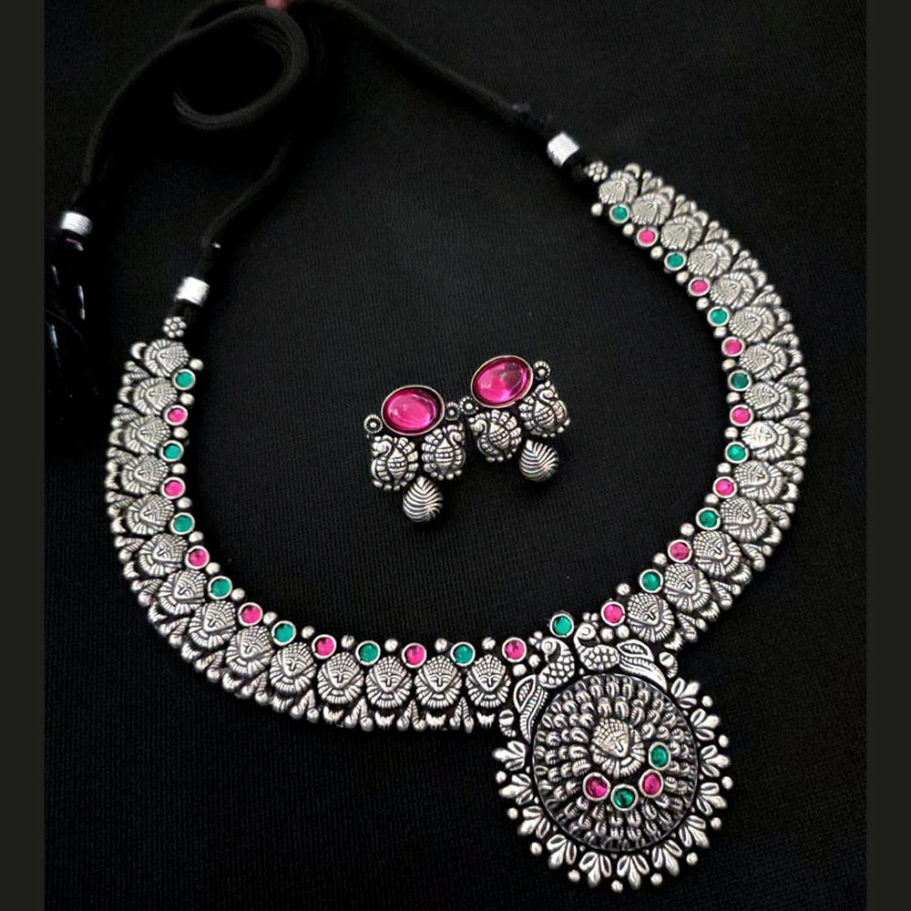 Vaamika Oxidised Plated Pota Stone Necklace Set