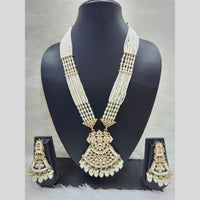 Manisha Jewellery Gold Plated Kundan And Pearls Necklace Set