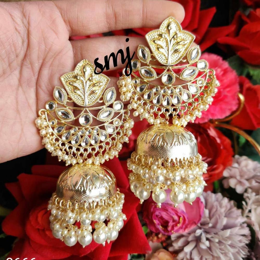 Manisha Jewellery Kundan Studded Jhumka with Dome Finish