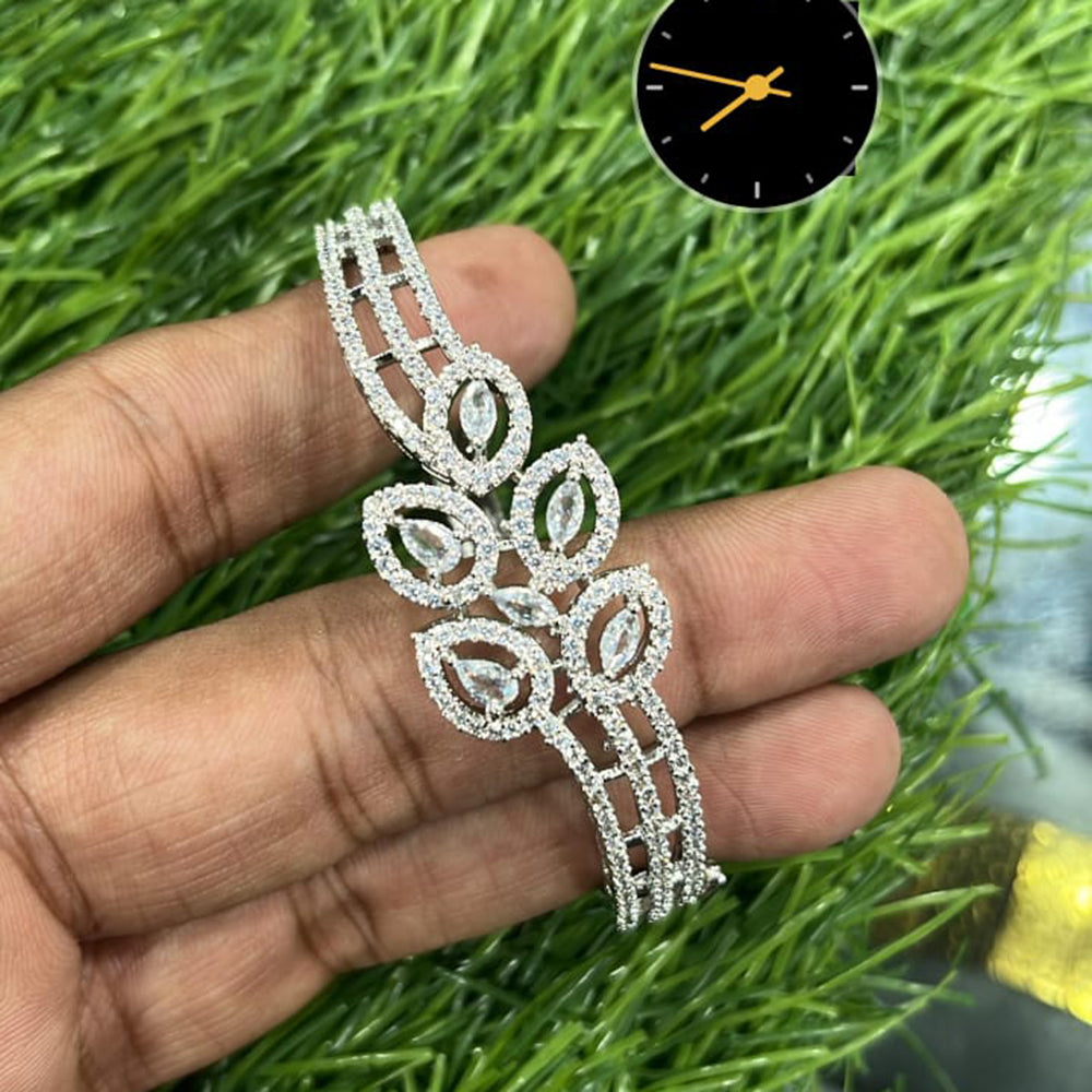 Manisha Jewellery Delicate Leave Design American Diamond Bracelet
