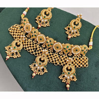 Manisha Jewellery Royal Sparkle Pota Kundan And Pearl Necklace Set