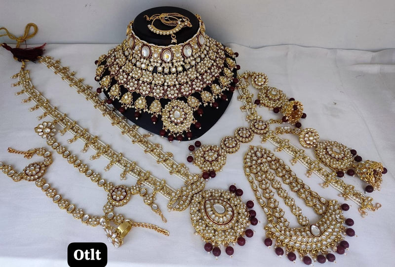 Lucentarts Jewellery Gold Plated Kundan Stone Bridal Set