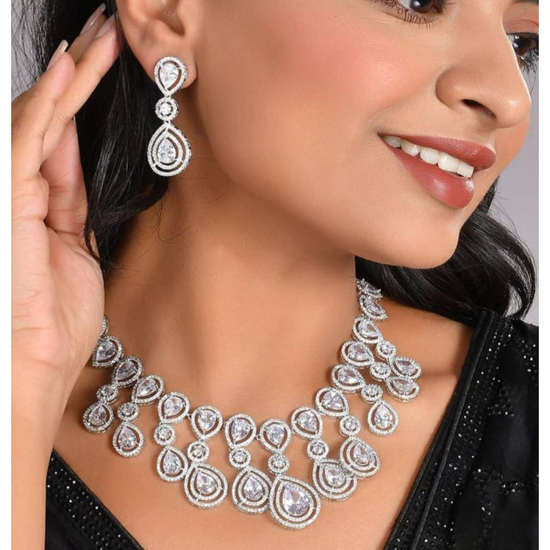 Lucentarts Jewellery Silver Plated AD Necklace Set