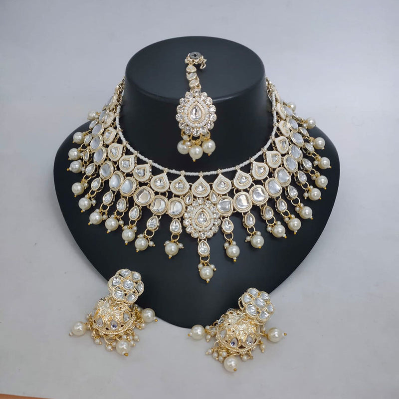 Lucentarts Jewellery Gold Plated Kundan Stone And Pearls Choker Necklace Set