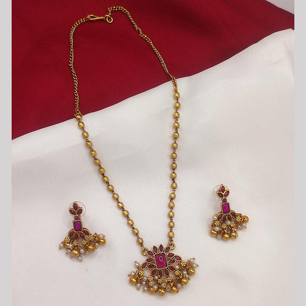 Lucentarts Jewellery Gold Plated Kundan Stone And Pearls Necklace Set