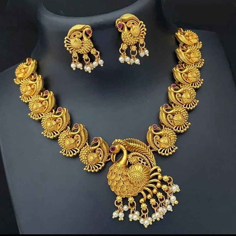 Lucentarts Jewellery Gold Plated Kundan Stone And Pearls Necklace Set