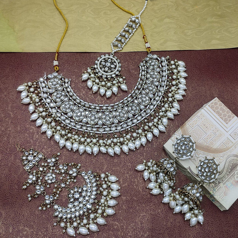 Lucentarts Jewellery Silver Plated Kundan Stone And Pearl Necklace Set