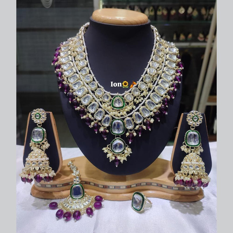 Lucentarts Jewellery Gold Plated Kundan Stone And Pearls Choker Necklace Set