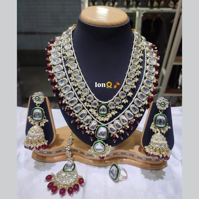 Lucentarts Jewellery Gold Plated Kundan Stone And Pearls Choker Necklace Set