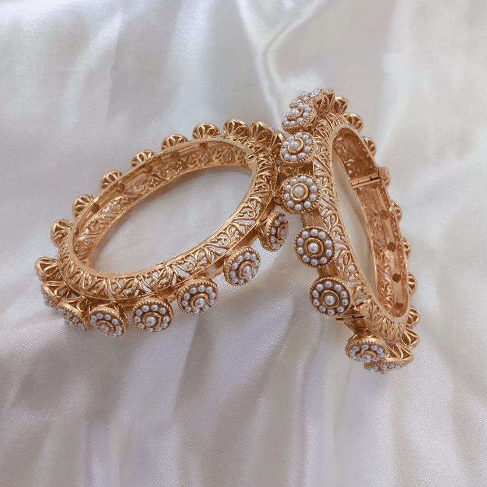 Lucentarts Jewellery Gold Plated Pota Stone And Pearl Bangles Set