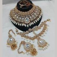 Lucentarts Jewellery Gold Plated Kundan Stone And Meenakari Semi Bridal Necklace Set