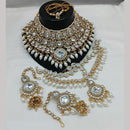 Lucentarts Jewellery Gold Plated Kundan Stone And Meenakari Semi Bridal Necklace Set