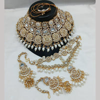 Lucentarts Jewellery Gold Plated Kundan Stone And Meenakari Semi Bridal Necklace Set
