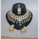 Lucentarts Jewellery Kundan Stone And Beads Necklace Set