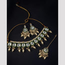 Lucentarts Jewellery Kundan Stone And Pearl Necklace Set