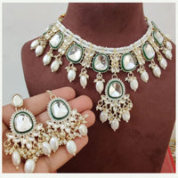 Lucentarts Jewellery Traditional Kundan And Pearl Necklace Set