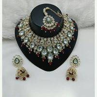 Lucentarts Jewellery Traditional Kundan And Pearl Necklace Set