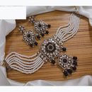 Lucentarts Jewellery Festive Pota And Austrian Beads Pearl Choker Necklace Set