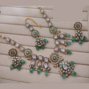 Lucentarts Jewellery Premium Kundan Pota Beads And Pearl Necklace Set