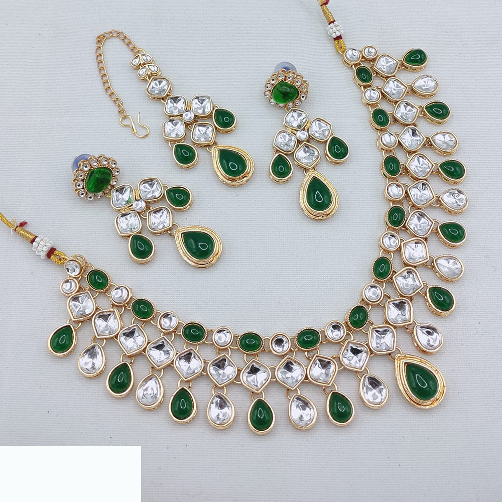 Lucentarts Jewellery Royal Charm Kundan Necklace Set