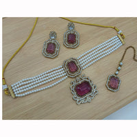 Lucentarts Jewellery Elegant Crystal And Pearl Necklace Set