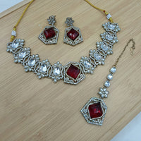 Lucentarts Jewellery Fancy Crystal Stone Necklace Set