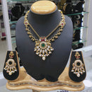 Lucentarts Jewellery Fancy Kundan Stone And Beads Necklace Set
