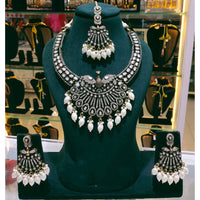 Lucentarts Jewellery Elegant Pota Stone And Austrian Stone Pearl Necklace Set