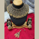 Lucentarts Jewellery Graceful Austrian Stone And Pearl Choker Necklace Set