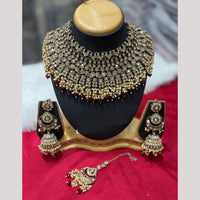 Lucentarts Jewellery Classic Crystal Stone And Pearl Choker Necklace Set