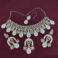 Lucentarts Jewellery Classic Crystal Stone Necklace Set