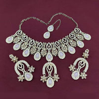 Lucentarts Jewellery Classic Crystal Stone Necklace Set