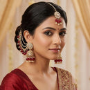 Lucentarts Jewellery Elegant Kundan Stone  And Beads Jhumki Earrings With Maangtikka