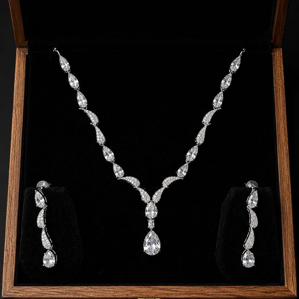 Lucentarts Jewellery Crystal Stone And Austrian Stone Necklace Set