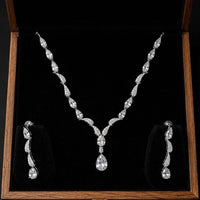 Lucentarts Jewellery Crystal Stone And Austrian Stone Necklace Set