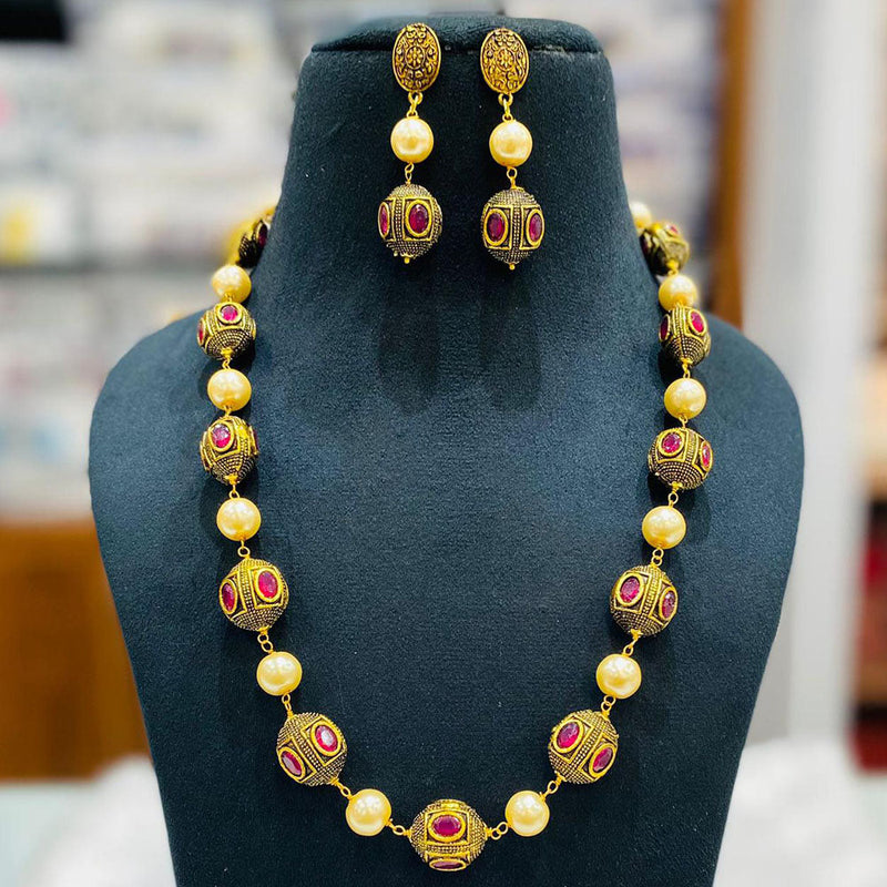 Shagna Gold Plated Pota Stone And Pearl Necklace Set