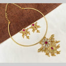 Shagna Gold Plated Pota Stone And Pearl Necklace Set