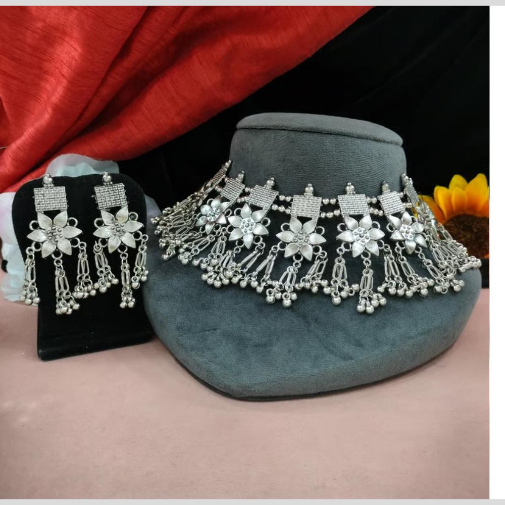 Blythediva Traditional Oxidised Plated Necklace Set