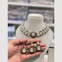 Hira Collections Sparkling Kundan Necklace Set