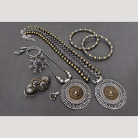 Hira Collections Elegant Ethnic Two-Tone Jewelry Set for Navratri and Festive Occasions