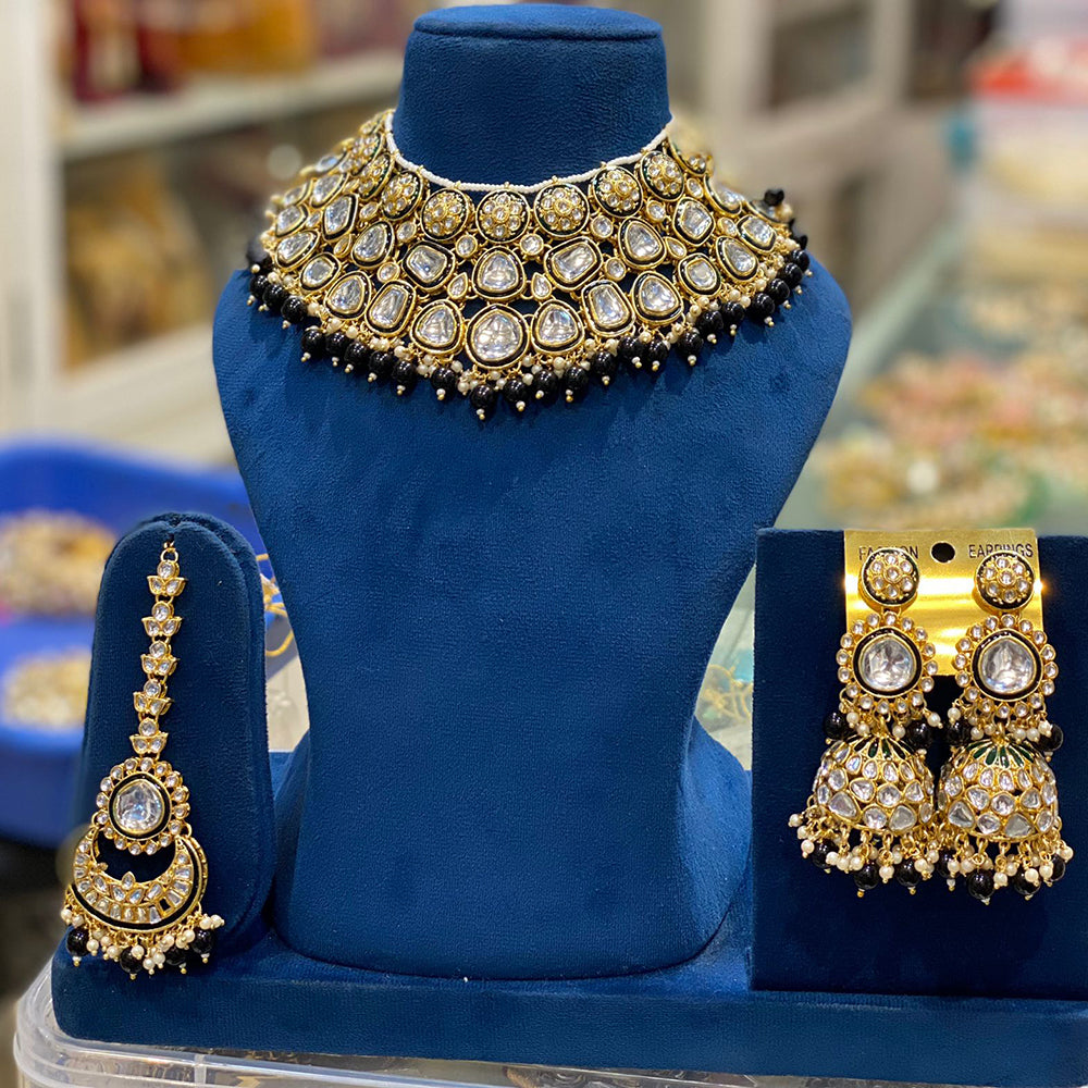 Hira Collections Elegant Glow Kundan And Pearl Necklace Set